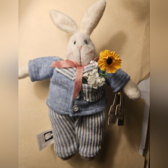 Stuffed Collectable Creations Bunny Rabbit - Picture 1 of 5